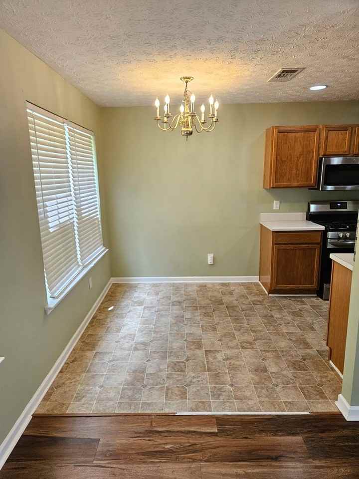 176 Oak Grove Pl - Photo 5 of 15