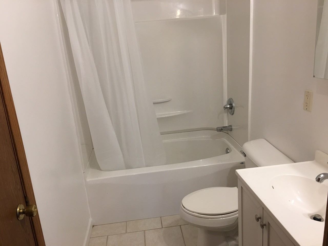 525 E 47th St - Photo 5 of 30