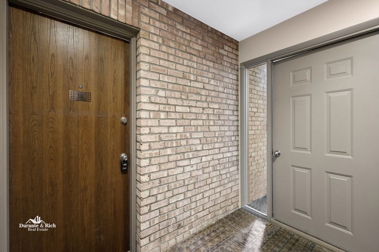 6010 Forest View Rd - Photo 2 of 10