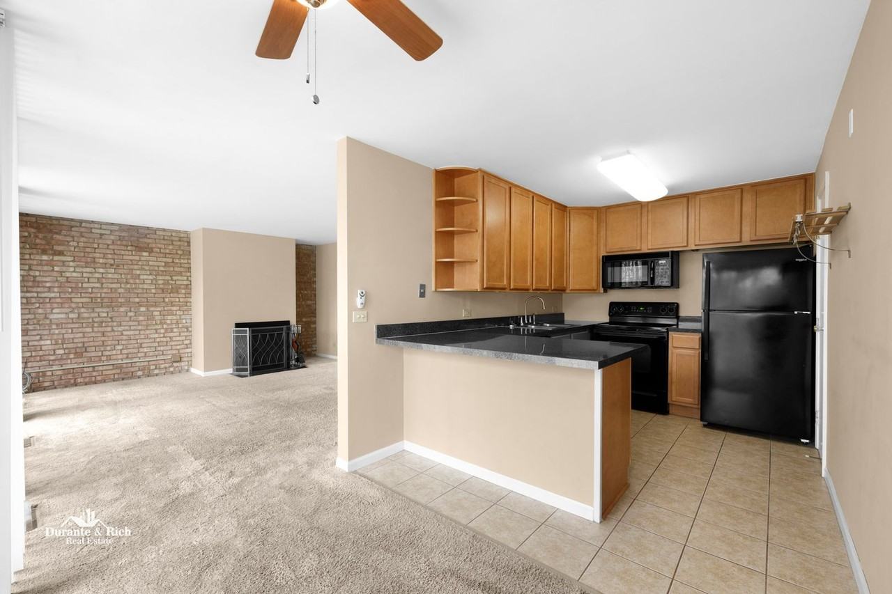 6010 Forest View Rd - Photo 4 of 10