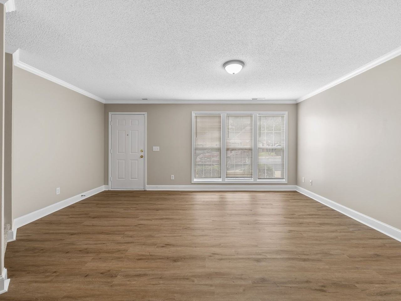 17 Whitfield Way - Photo 4 of 25