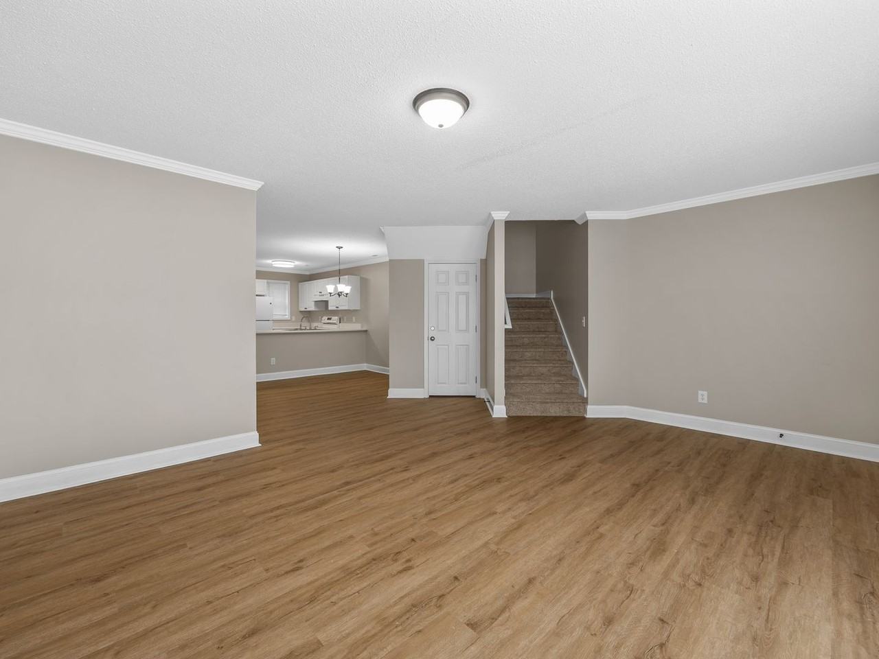 17 Whitfield Way - Photo 5 of 25