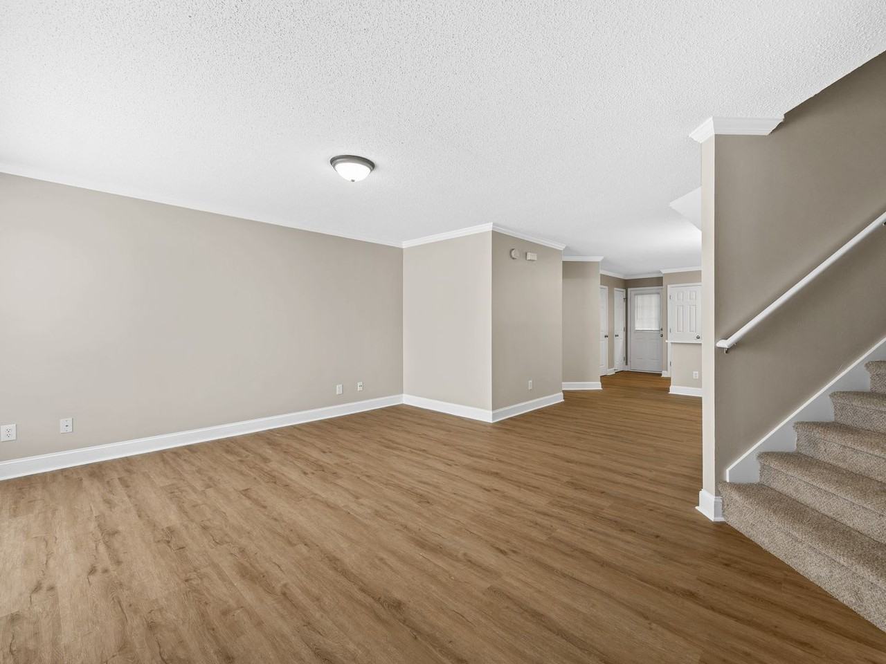 17 Whitfield Way - Photo 6 of 25