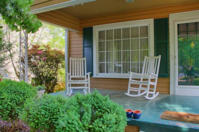 2603 Chapel Hill Rd - Photo 2 of 17
