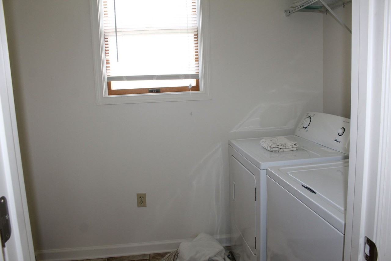 16093 Mellinger Ln - Photo 6 of 12
