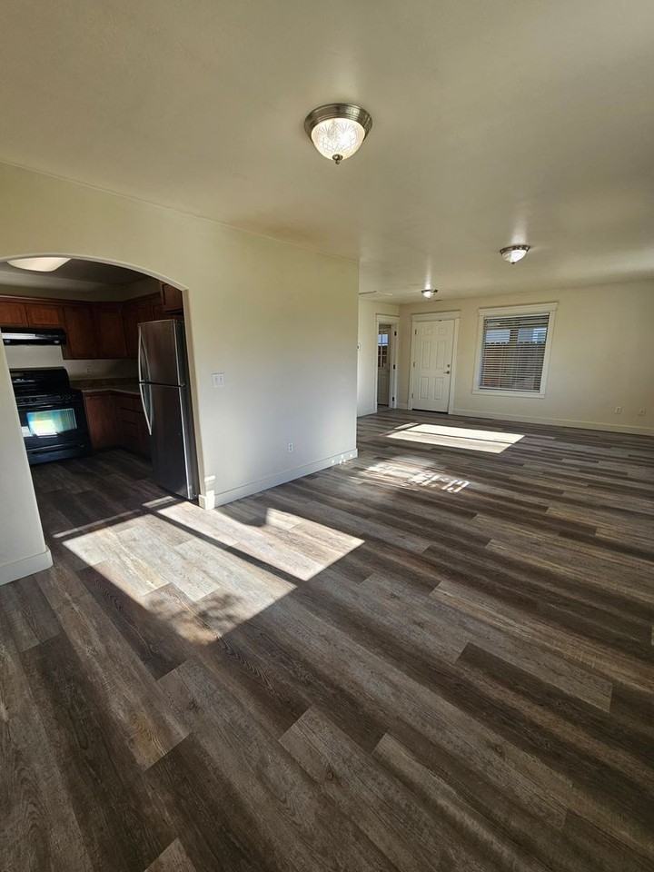 171 Mellecker Way - Photo 7 of 39