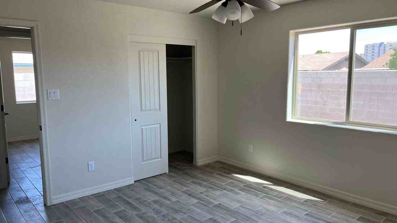 2603 S 18th Dr - Photo 6 of 13