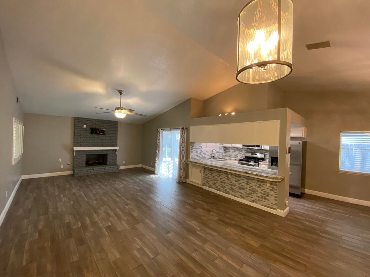 934 N Kent St - Photo 2 of 39