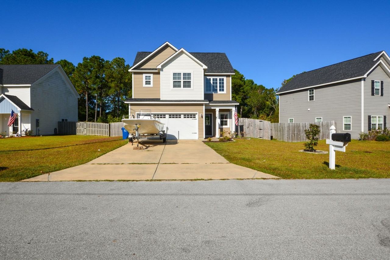 520 Everett Glades - Photo 2 of 27