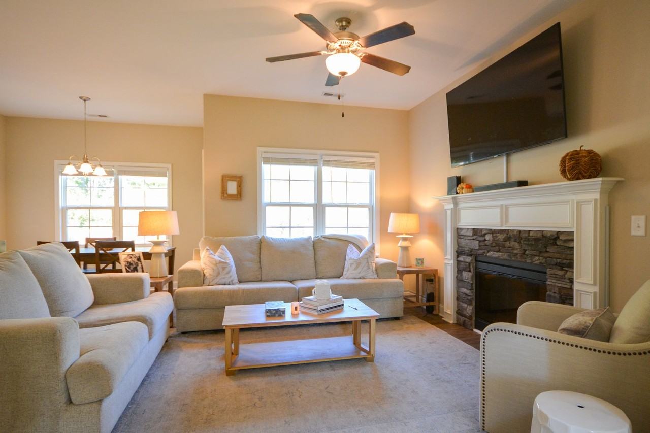 520 Everett Glades - Photo 4 of 27