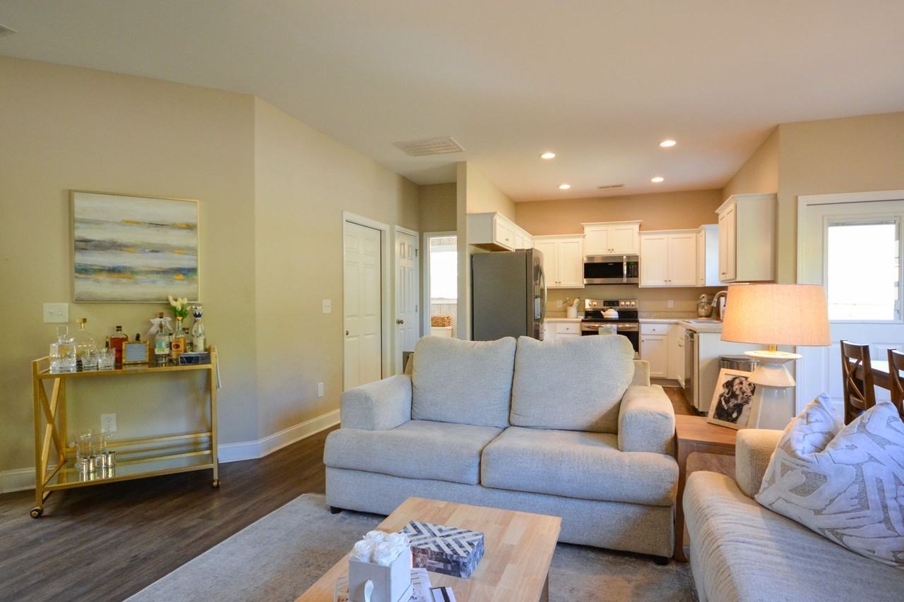520 Everett Glades - Photo 6 of 27