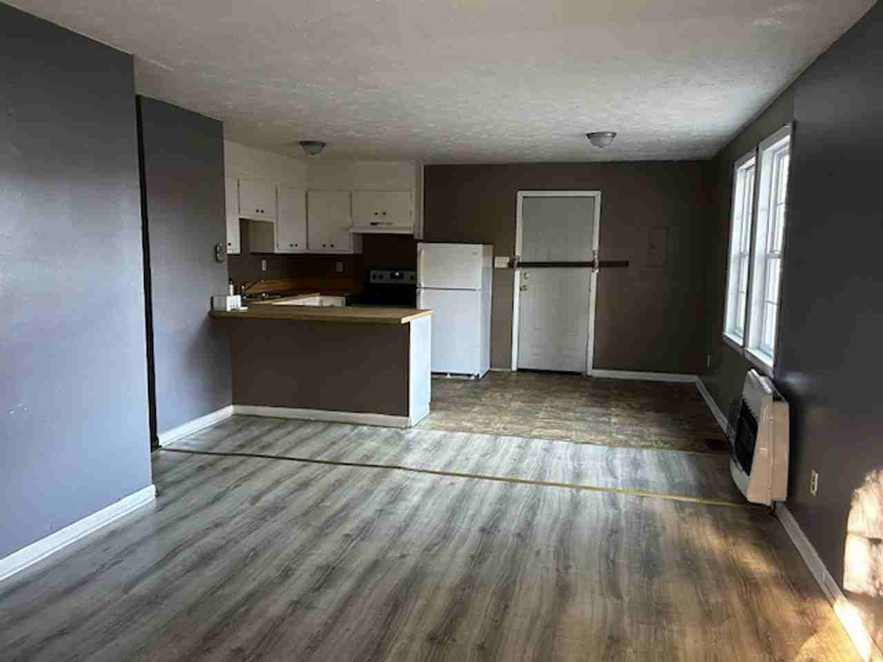 706 Wren St - Photo 2 of 8