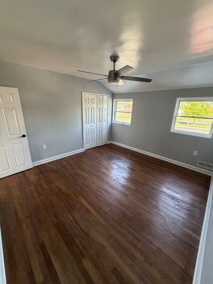 1955 Merritt Blvd - Photo 3 of 29