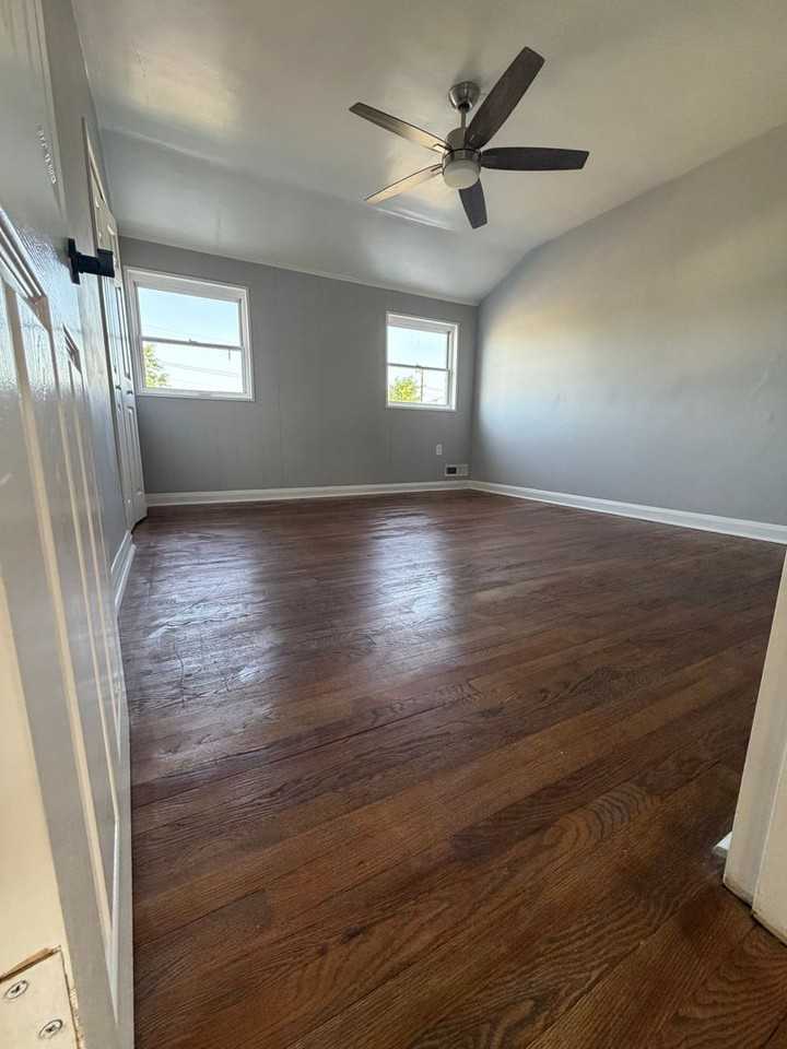 1955 Merritt Blvd - Photo 4 of 29