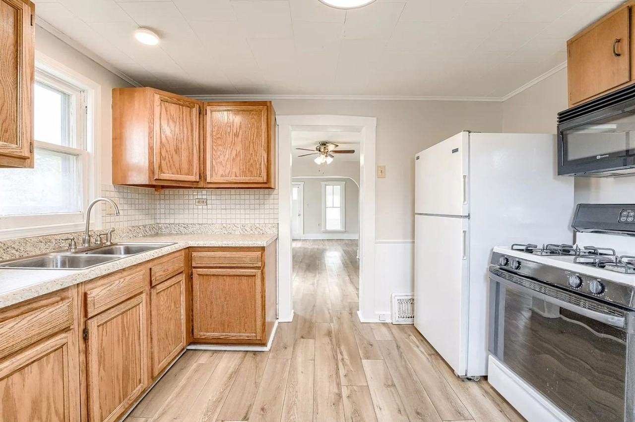 4104 Y St - Photo 5 of 16
