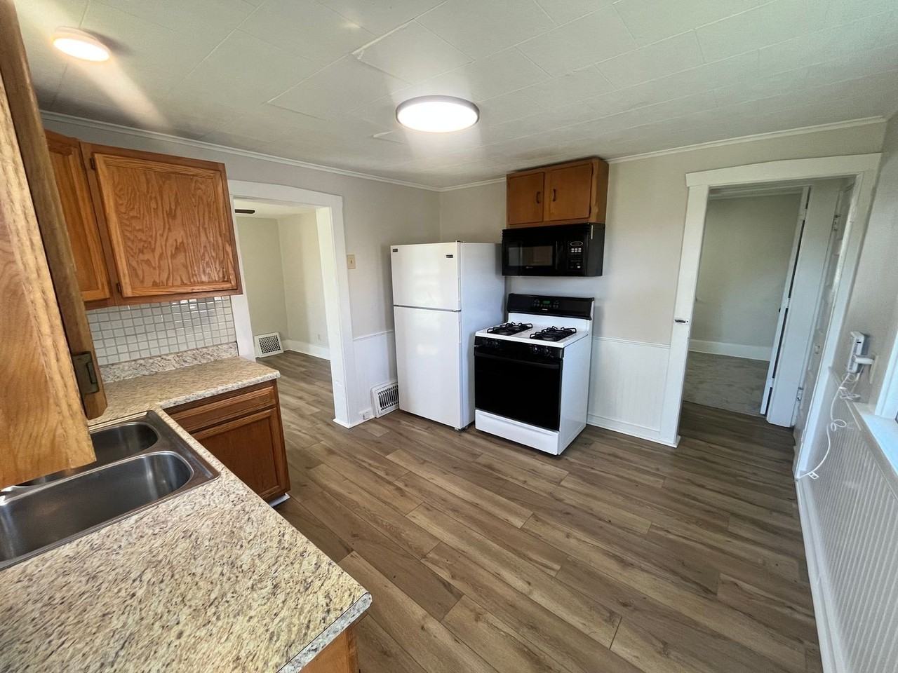 4104 Y St - Photo 6 of 16