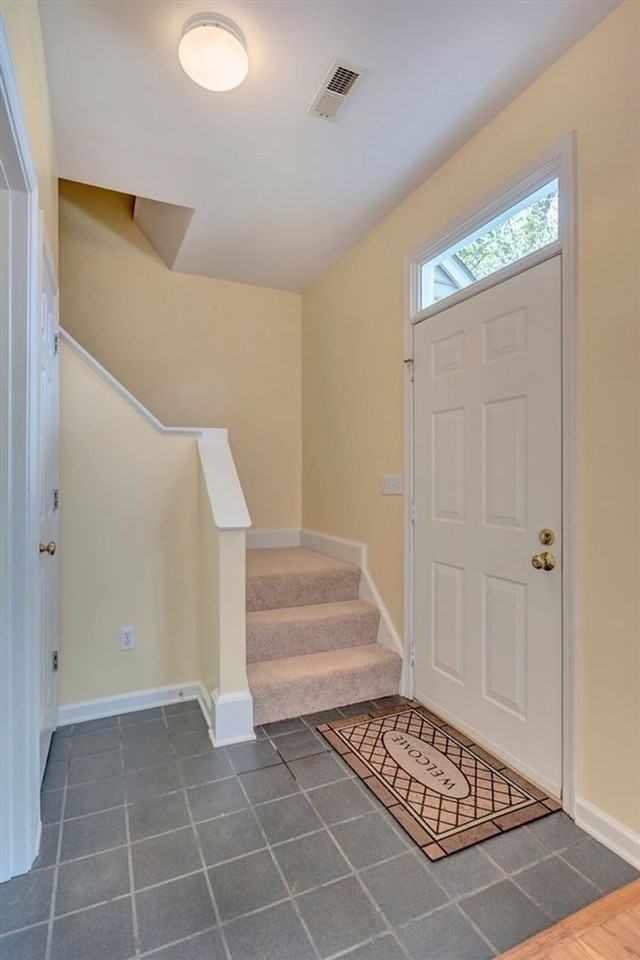 914 Locust Ln - Photo 3 of 10