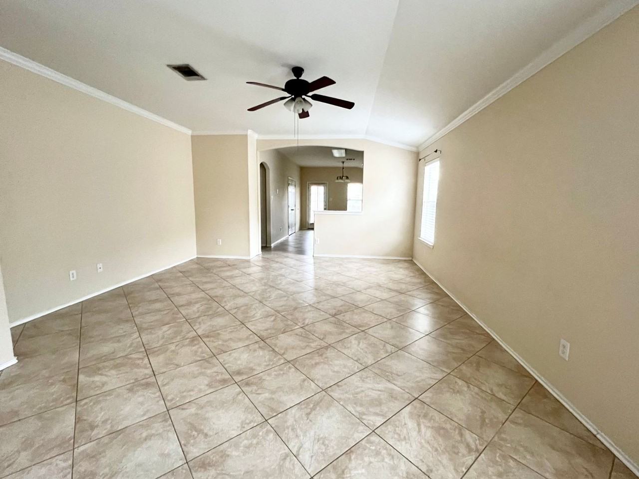 2428 Green Meadows Ln - Photo 5 of 6
