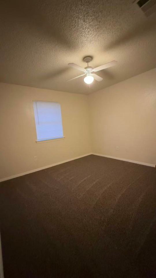 552 Trout St - Photo 7 of 9
