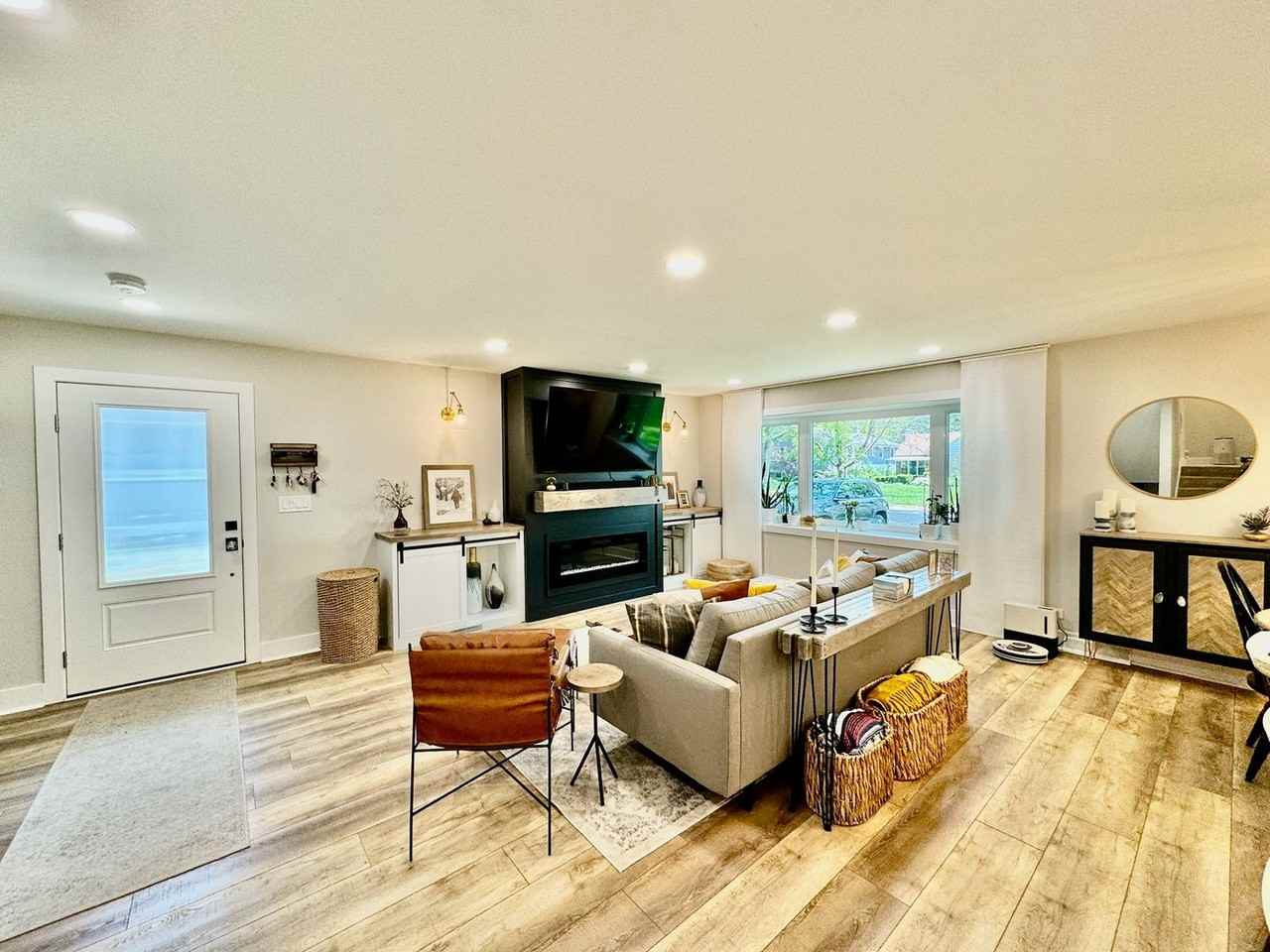 514 S Yale Ave - Photo 2 of 50