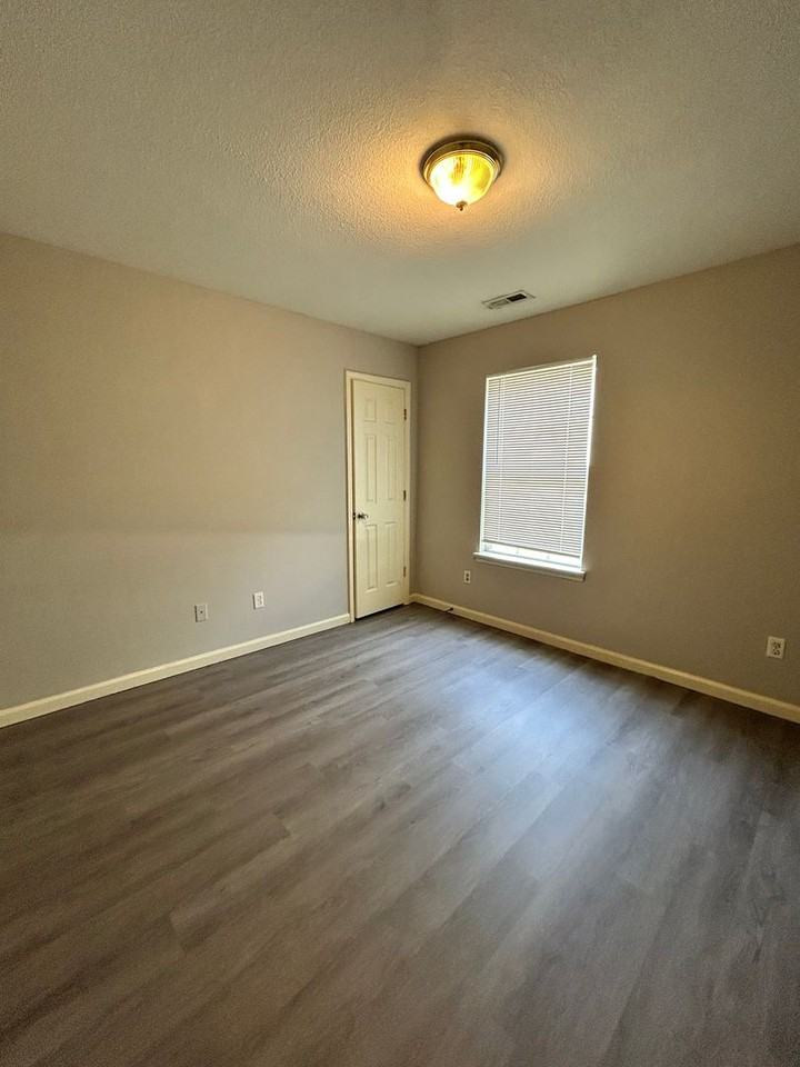 100 Biltford Ave - Photo 4 of 9