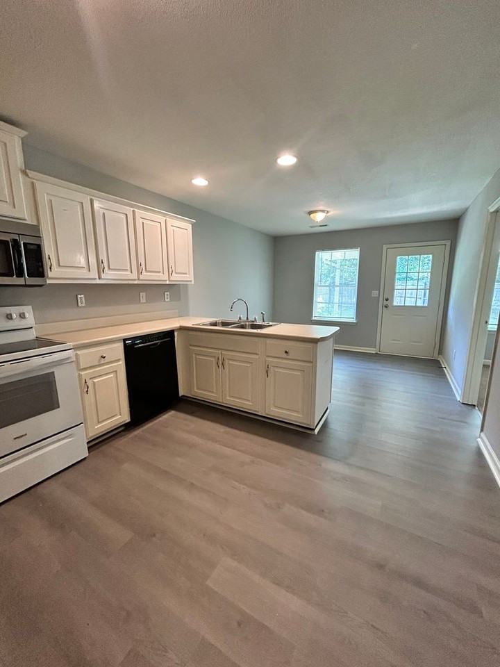 100 Biltford Ave - Photo 6 of 9