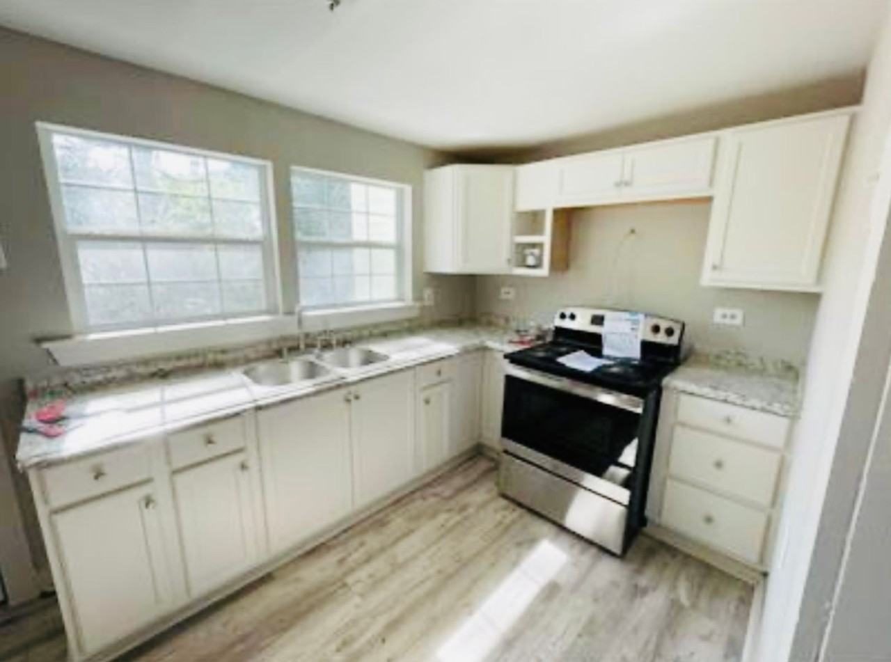 3324 Hollywood St - Photo 3 of 3