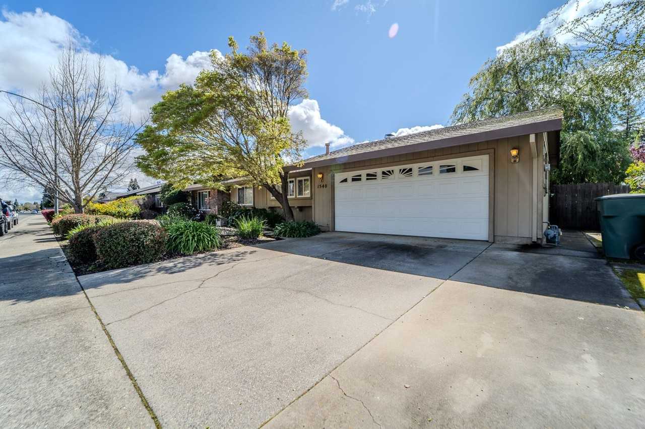 1540 Eden Way - Photo 3 of 26