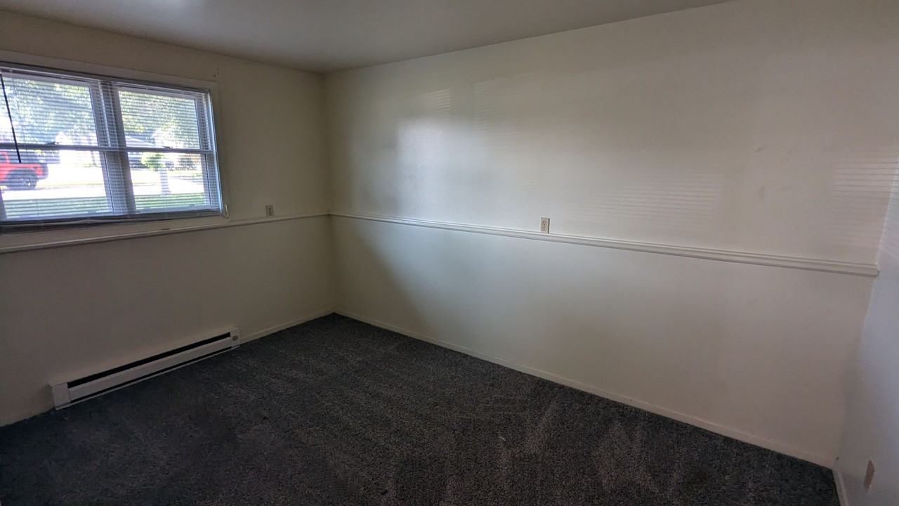505 Chestnut St - Photo 7 of 12