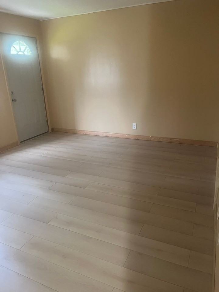 215 Dalepark Dr #4 - Photo 3 of 5