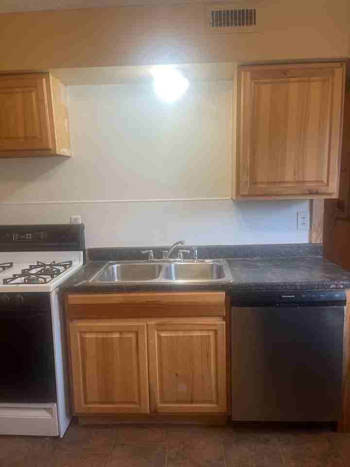 215 Dalepark Dr #4 - Photo 5 of 5