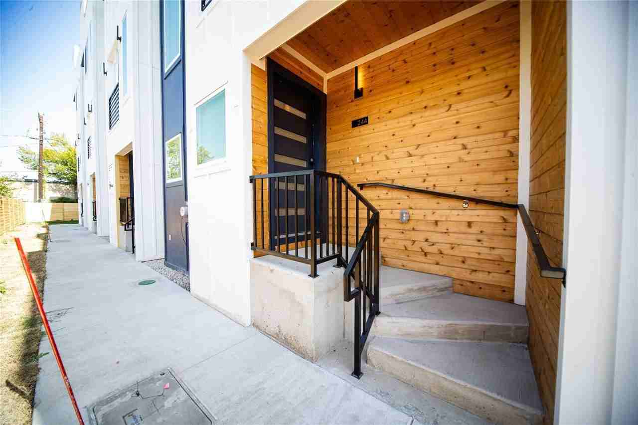 240 Urbane Crest Dr - Photo 2 of 19