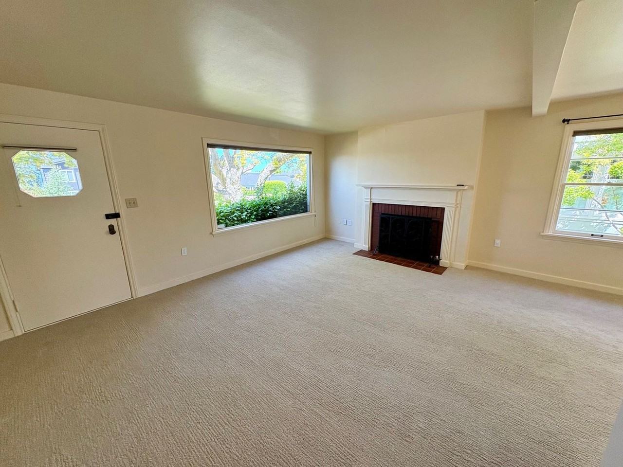 3038 W Viewmont Way W - Photo 5 of 16