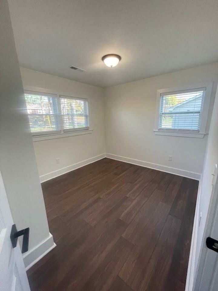 1500 Starbrook Dr - Photo 7 of 13