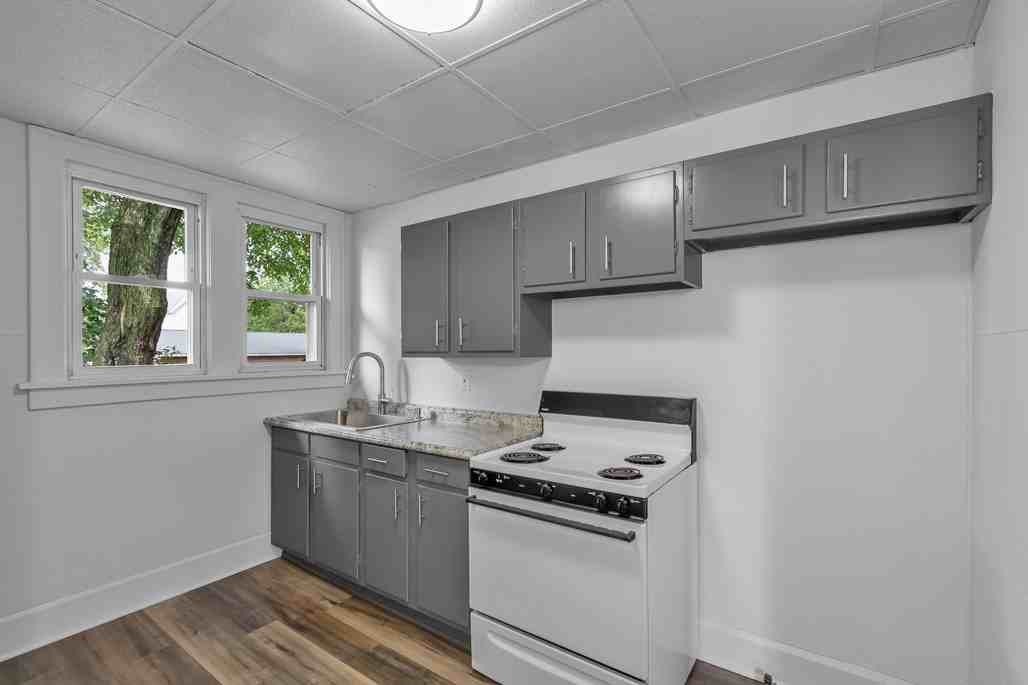 3033 Dewey Pl Sw #2 - Photo 4 of 9