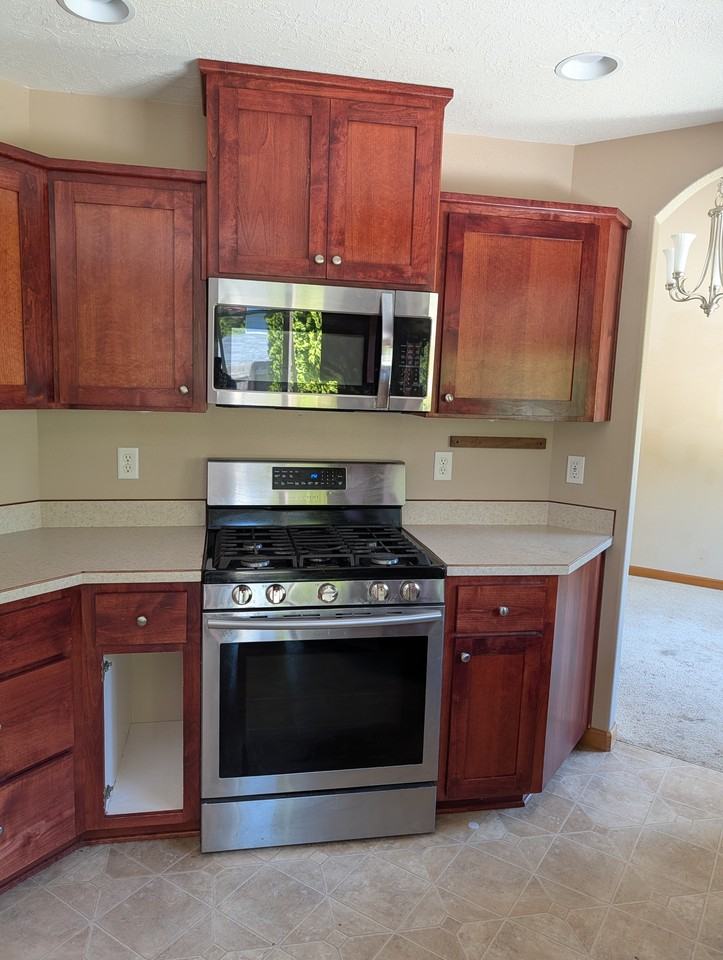 2311 Ne Grandhaven St - Photo 4 of 11