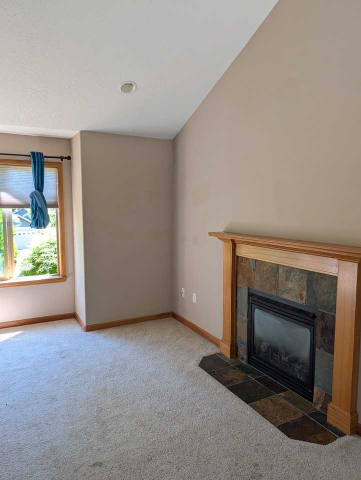 2311 Ne Grandhaven St - Photo 7 of 11