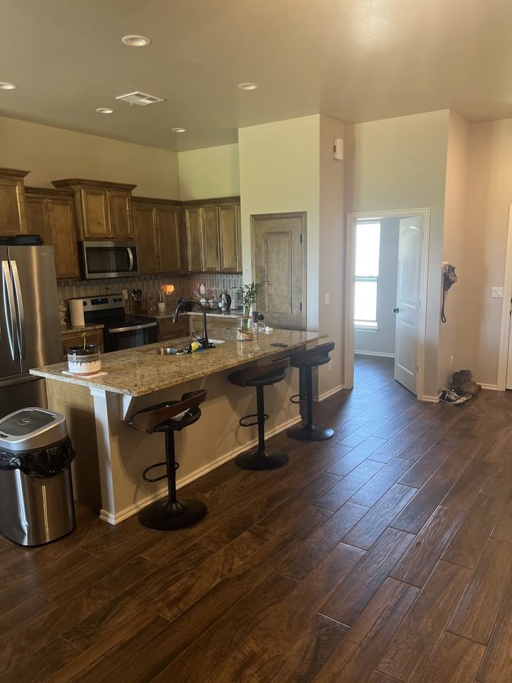 2209 E Grassland Ln - Photo 5 of 9