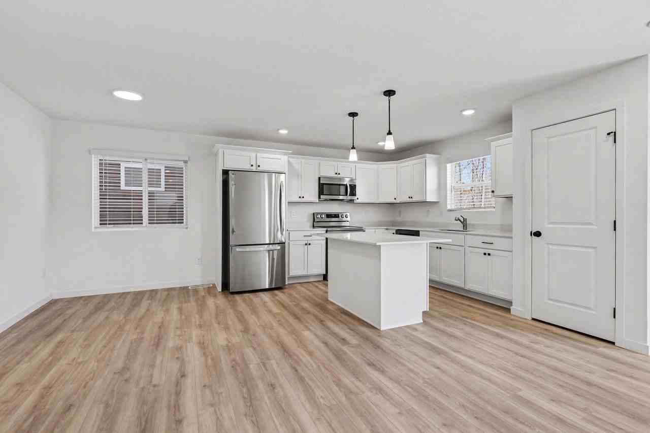 Maple Ave - Photo 3 of 25
