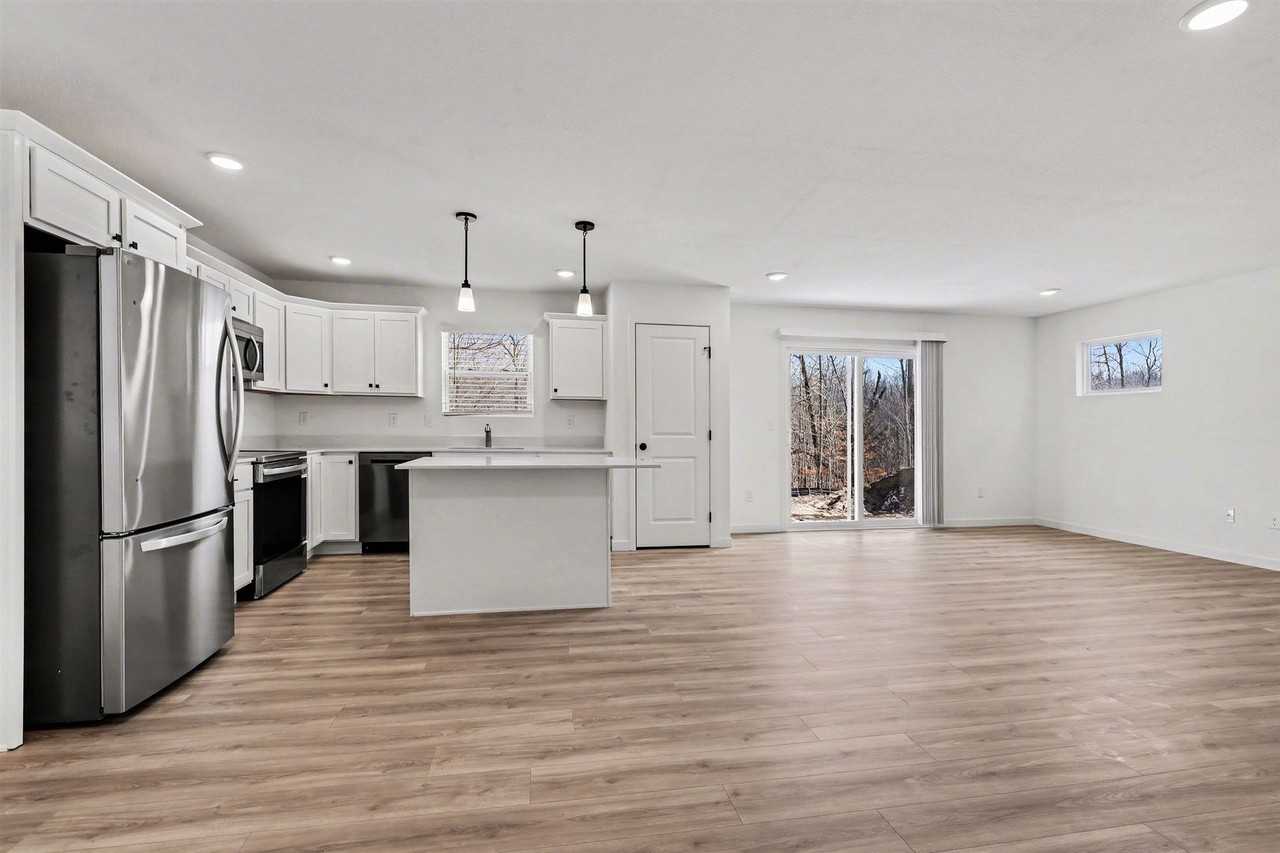 Maple Ave - Photo 6 of 25