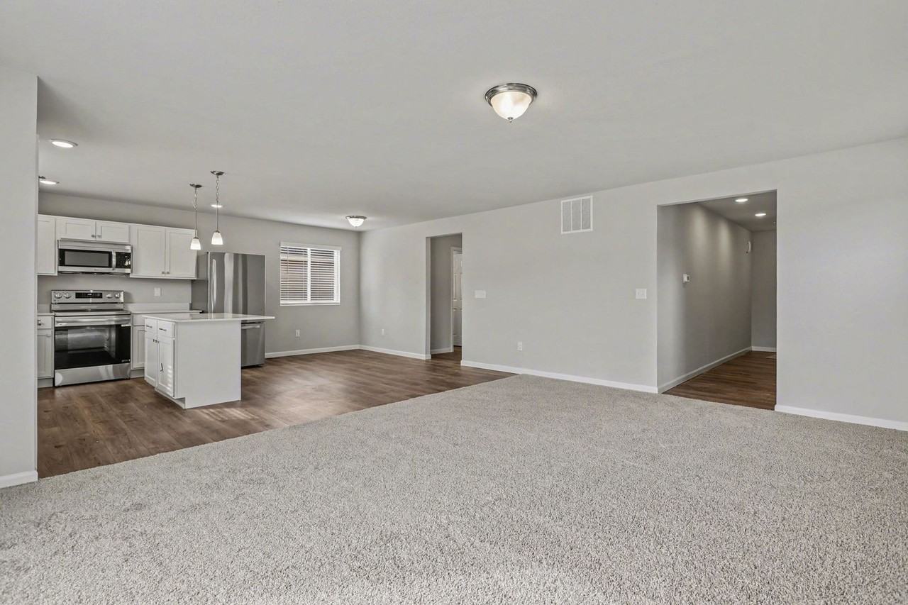 1030 Maple Ave - Photo 4 of 22