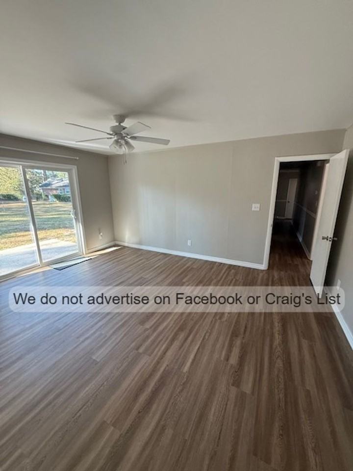 643 Wakefield Dr - Photo 3 of 14