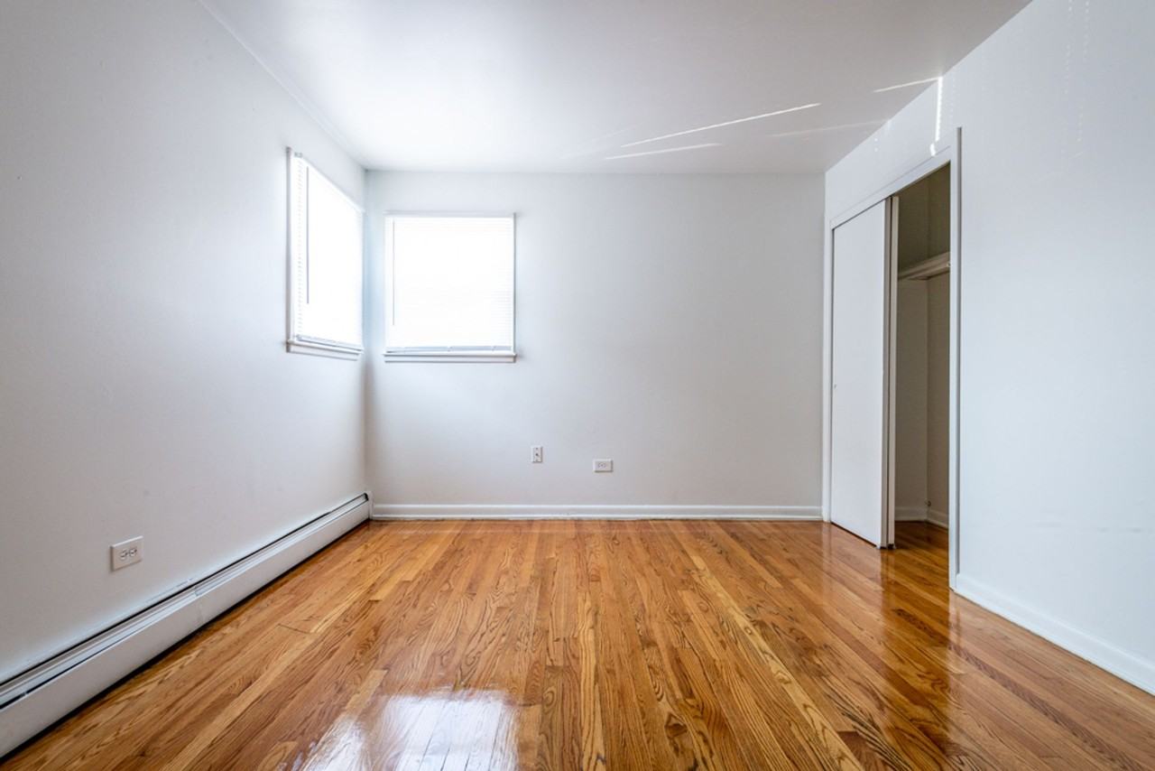 2066 W 135th - Photo 3 of 19