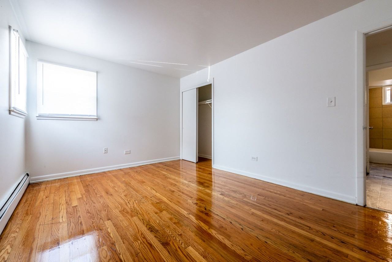 2066 W 135th - Photo 4 of 19