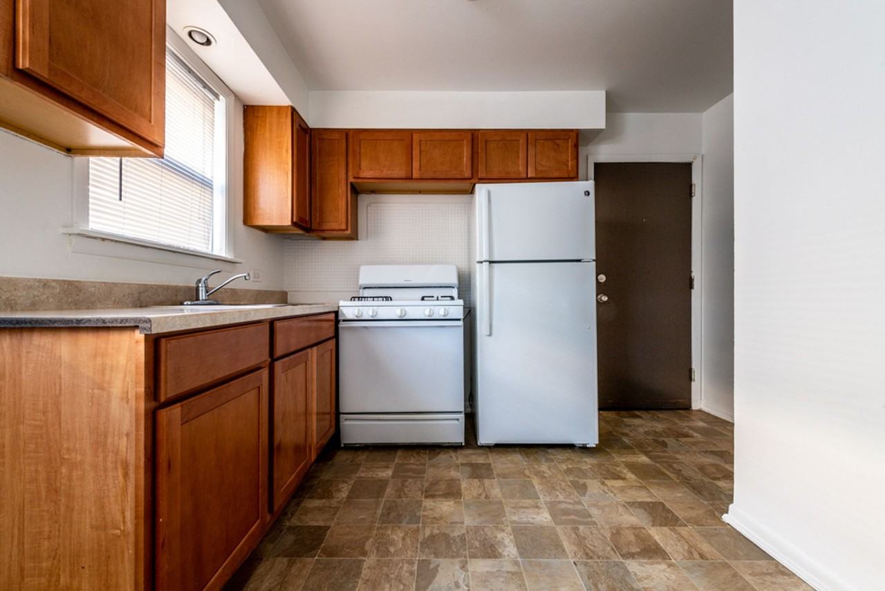 2066 W 135th - Photo 5 of 18