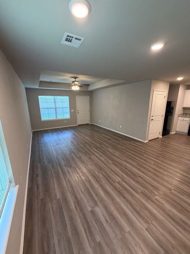 111 N Elliott St #A - Photo 3 of 16