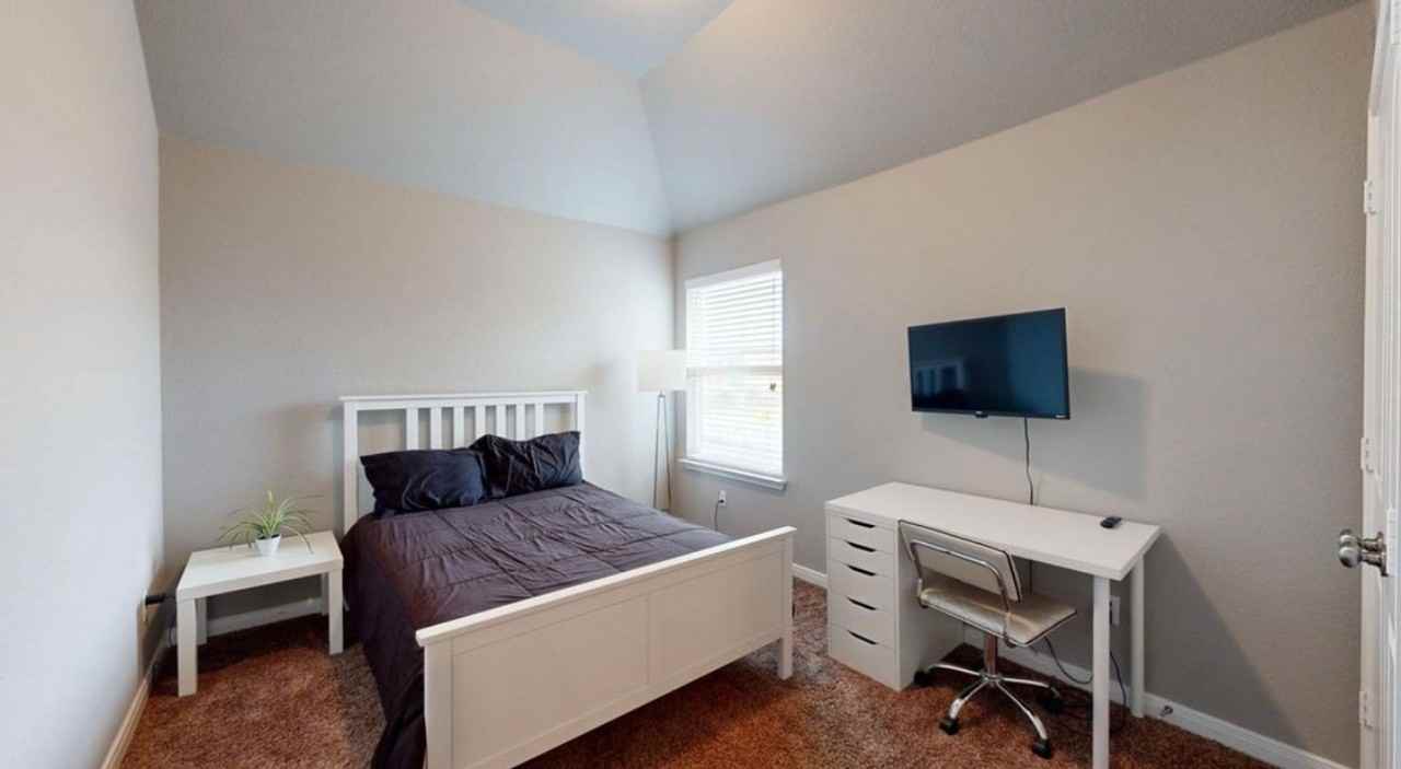 3602 Addison St - Photo 6 of 15