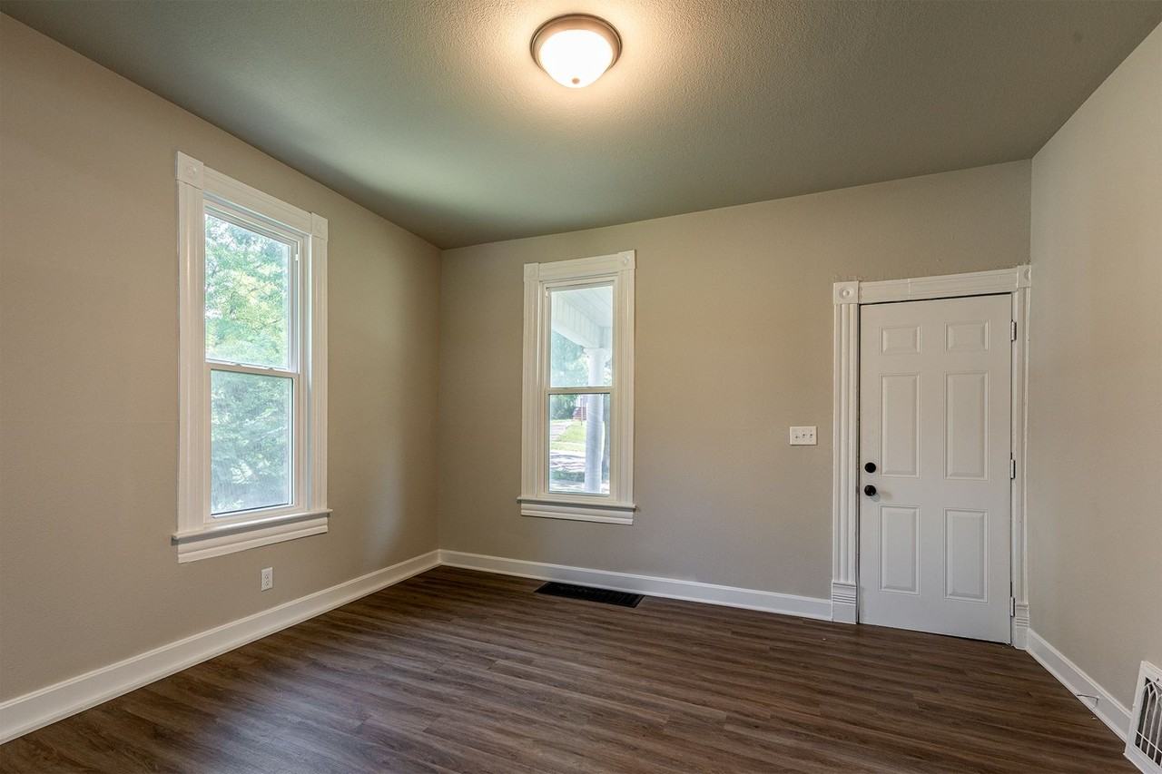 2905 Olive St - Photo 3 of 36