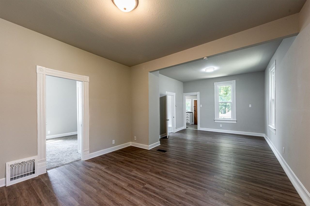 2905 Olive St - Photo 6 of 36