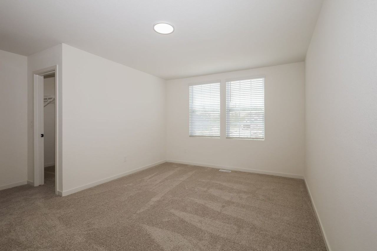 1625 Reagan Ln - Photo 6 of 26